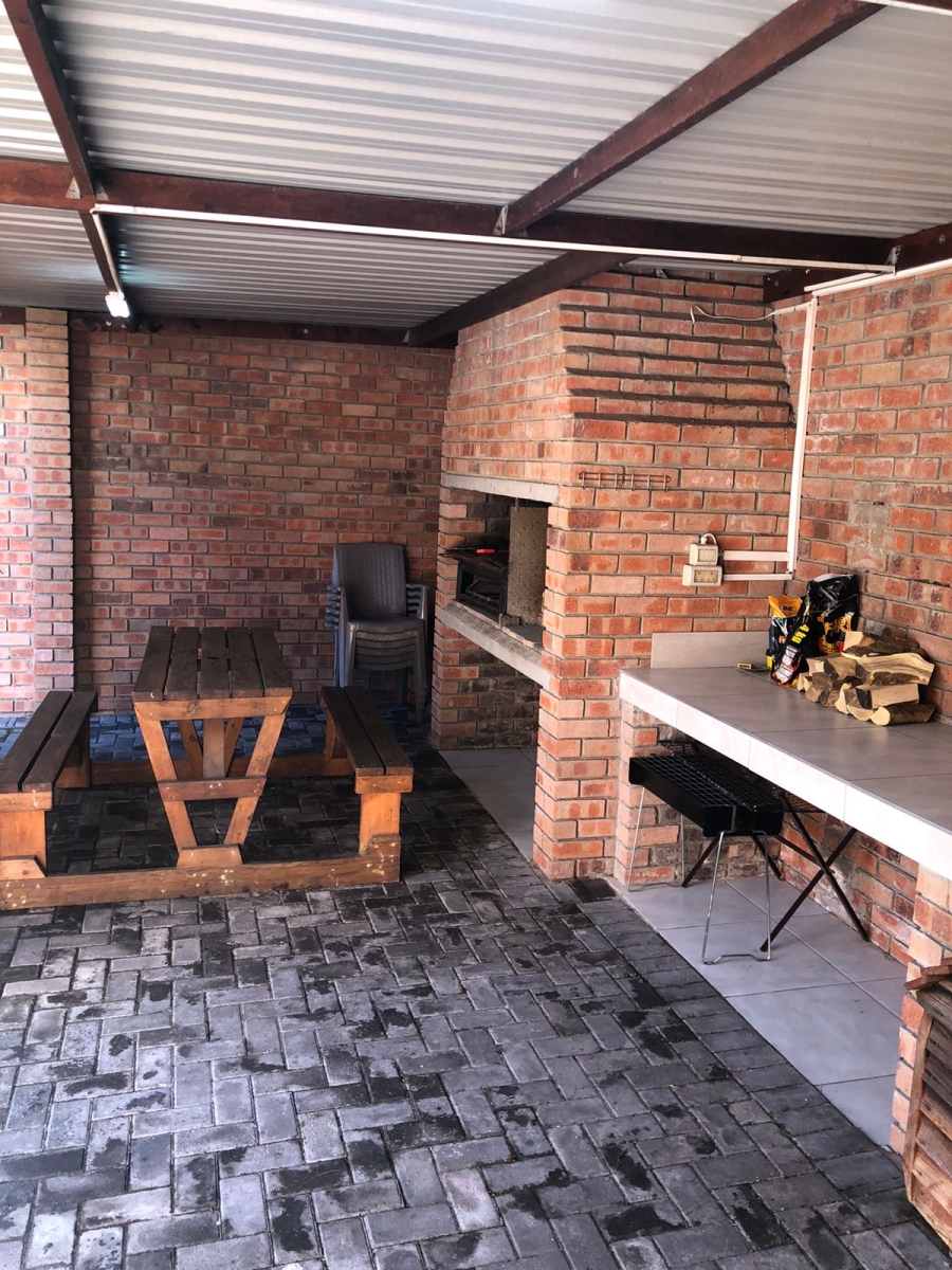 3 Bedroom Property for Sale in Sherwood Eastern Cape